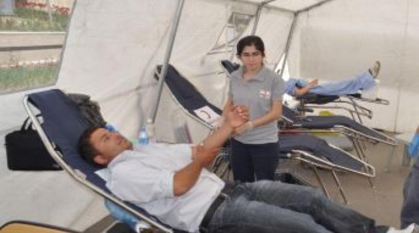 Kızılay'ya bir haftada 680 kişi kan bağışında bulundu