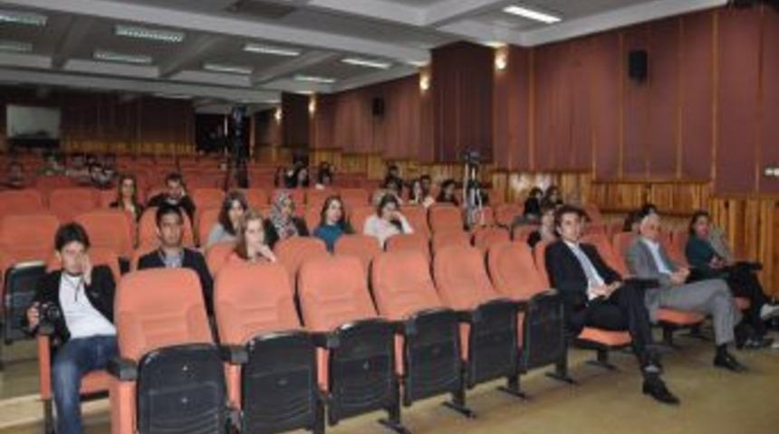 Be&uuml;'de, "akıllı K&uuml;reselleşme" Konulu Konferans