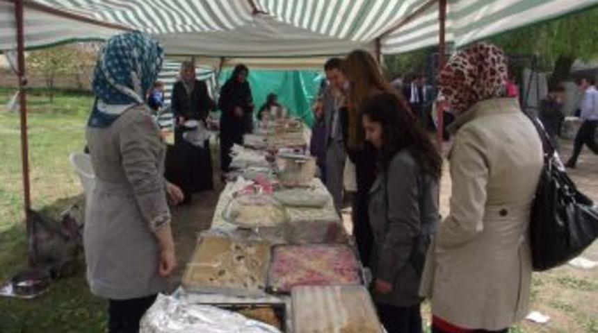 Kulu'da &Ouml;ğrenciler Yararına Kermes