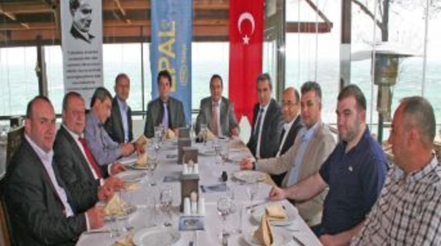 Epal'den Tepal'e Kalite &Ouml;vg&uuml;s&uuml;