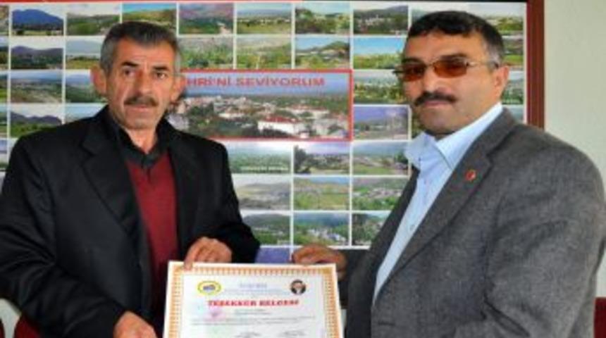 Muhtarlara Teşekk&uuml;r Belgesi Verildi