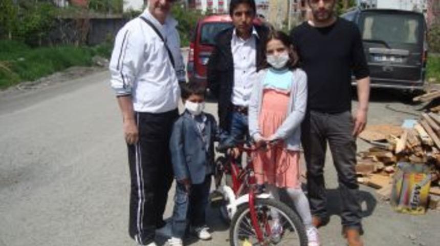 İsa Ve &Ccedil;etin Kardeşlerden Anlamlı Veda