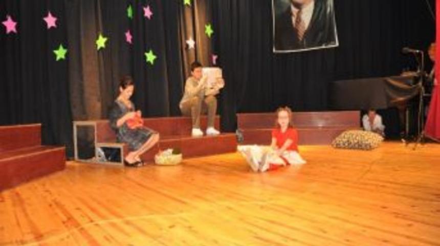 Haylaz &Ccedil;ocuk Tiyatrosu Sahnelendi