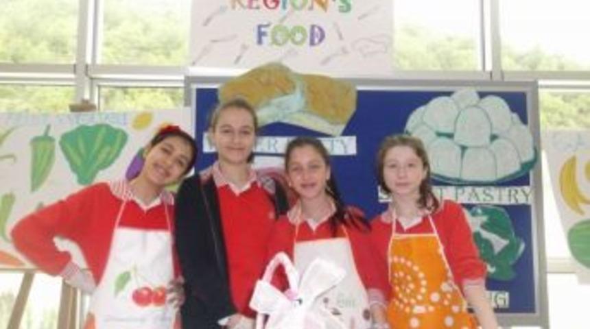 Türk Yemeklerini İngilizce Tanıttılar