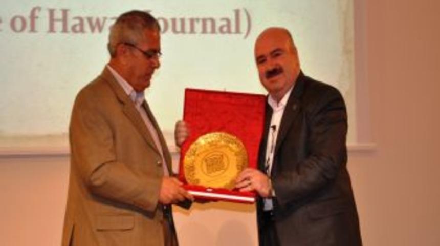 Rekt&ouml;r Omay'dan K&uuml;rt Yazar Ve Akademisyenlere Uyarı