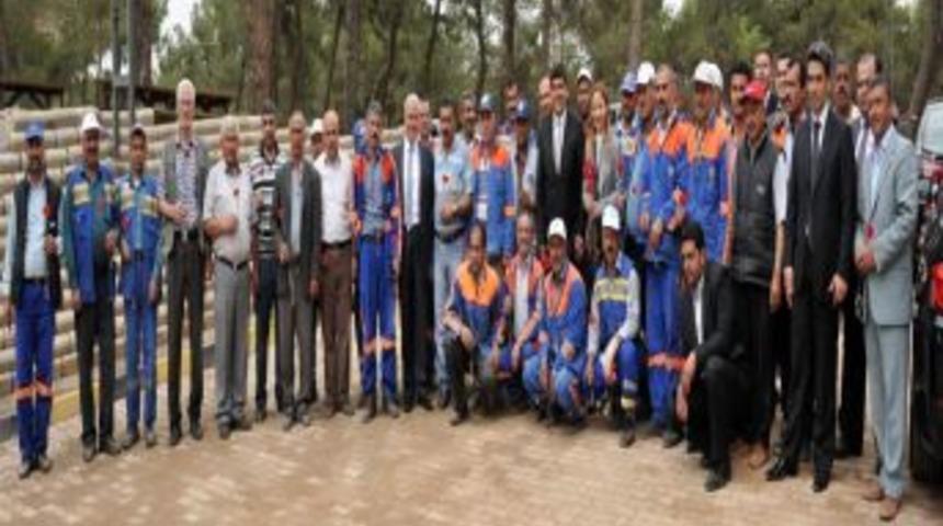 Milletvekili Bakbak Ve Başkan Fadıloğlu İş&ccedil;ilerin 1 Mayıs İş&ccedil;i Bayramını Kutladı