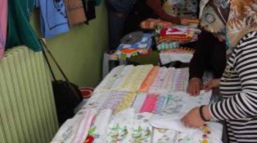 Mahalle Kadınlarından Cami Yararına Kermes