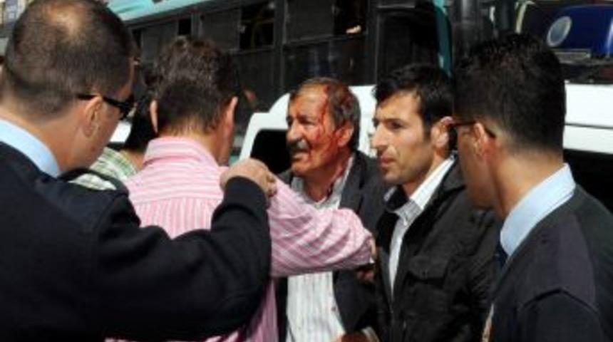 Van'da Alacak-Verecek Kavgası: 2 Yaralı