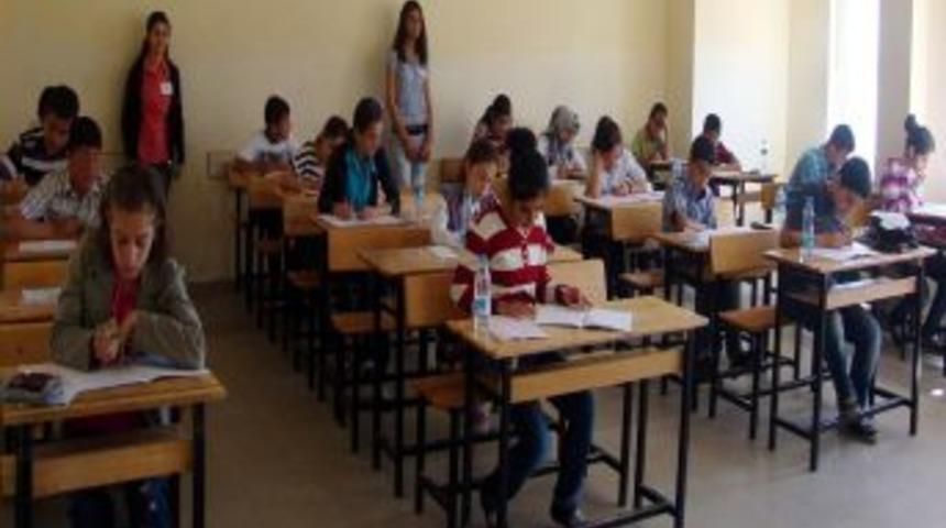 Adıyaman'da Biyoloji Bilgi Yarışması D&uuml;zenlendi
