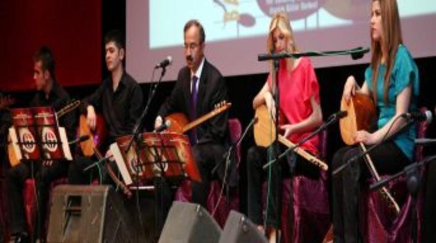 Gaziantep &Uuml;niversitesinde 'bağlamada Y&ouml;resel Tavırlar' Konseri