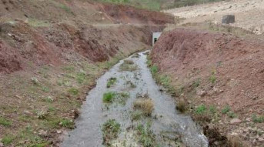 Arapgir G&ouml;leti Hizmete Girmeden Su Sızıntısı Yaptı