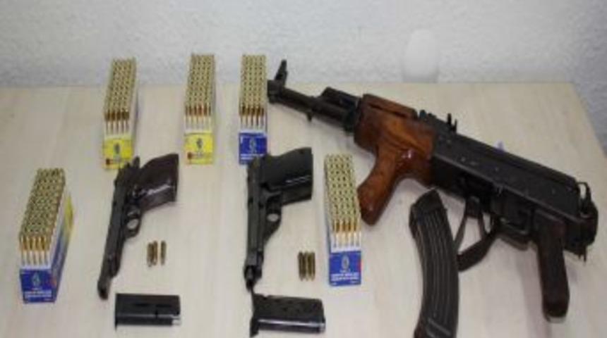 Muş'ta Ka&ccedil;ak Silah Operasyonu