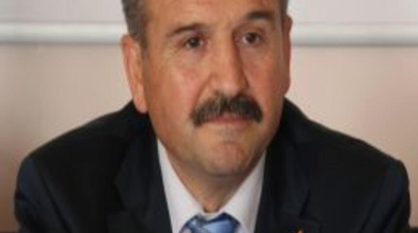 Kırmızı Işıkta Ge&ccedil;en Kamyon Dehşet Sa&ccedil;tı: 2 Yaralı