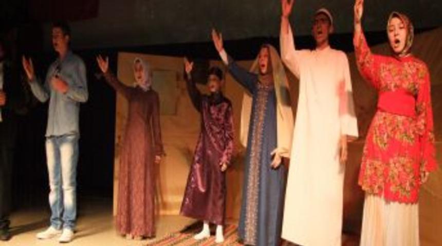 &Ouml;ğrenciler Hz Peygamber'in Doğumu Tiyatro İle Anlattılar