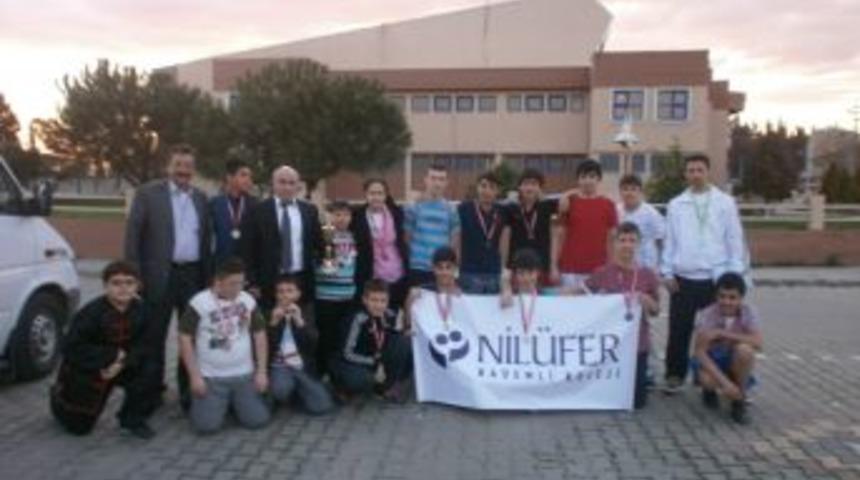 Wushu yarışmalarında Bademli'ye &uuml;&ccedil;&uuml;nc&uuml;l&uuml;k kupası