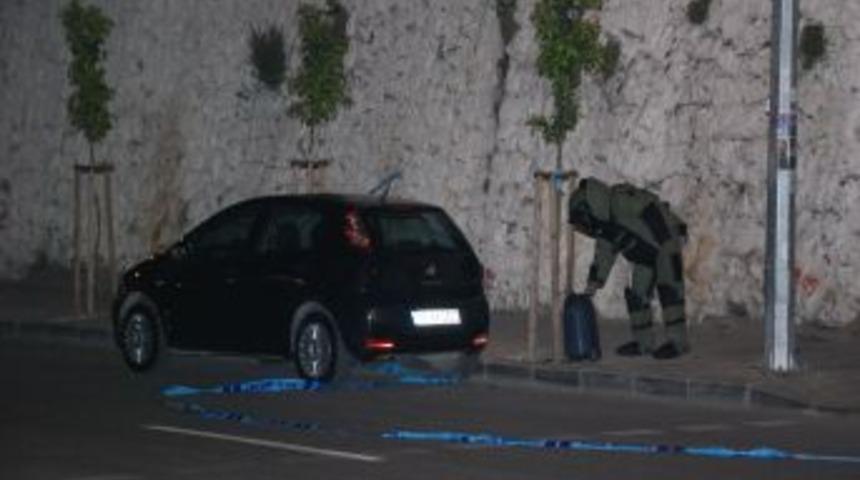 Yol kenarına bırakılan ş&uuml;pheli &ccedil;anta korkuttu