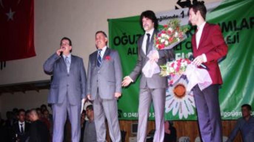 Burdur&rsquo;da &lsquo;Kutlu Doğum&rsquo; coşkusu salona sığmadı