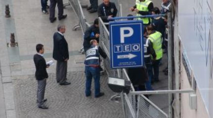 Emniyet m&uuml;d&uuml;rleri 1 Mayıs &ouml;nlemlerini denetledi