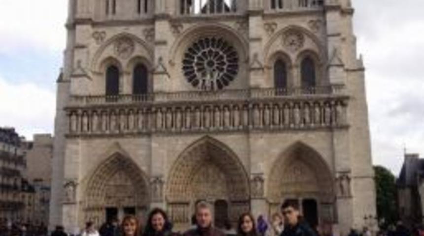 Bursalı &Ouml;ğrenciler Fransayı Fethetti