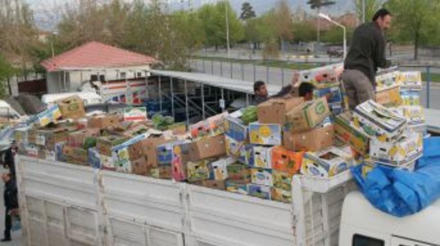 Karpuz yüklü kamyonda 60 bin paket kaçak sigara ele geçirildi