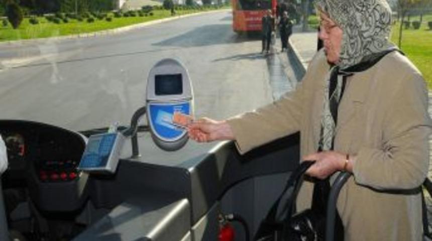 İzmir'de 60 yaş kartları yeniden işleme koyuldu