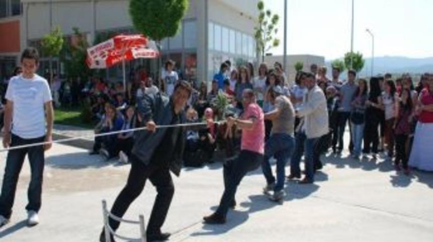 Ezine Myo &Ouml;ğrencileri Bahar Şenliğinde Coştu