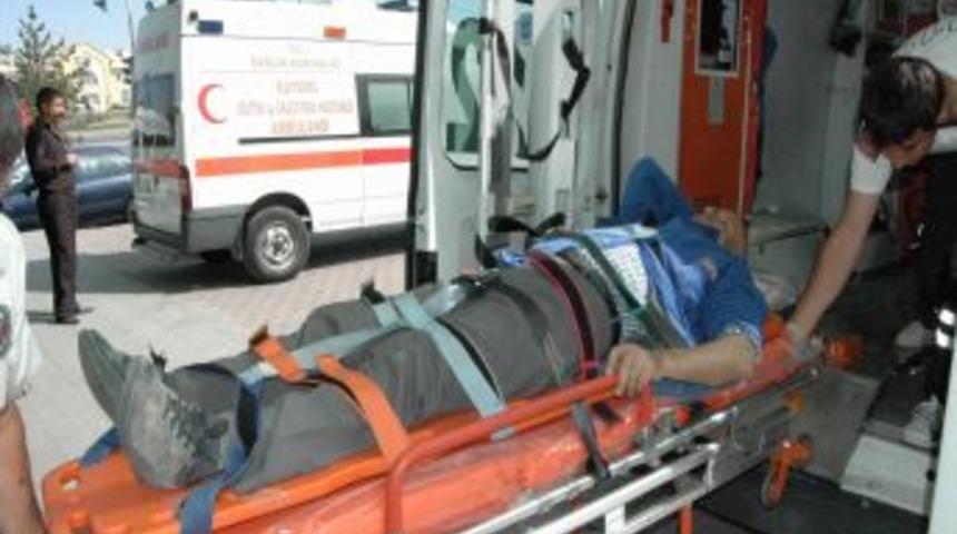 62 Yaşındaki Adam &Ccedil;atıdan D&uuml;şerek Hastanelik Oldu