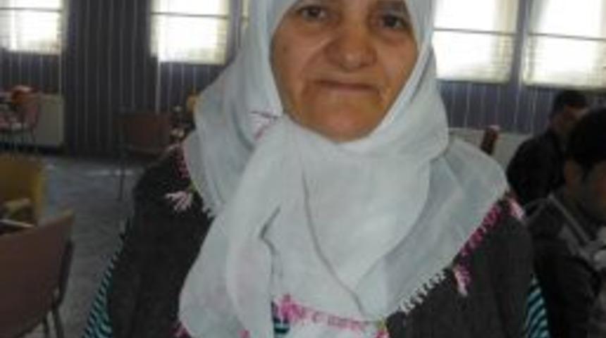 Vanlı depremzededen &ouml;ğrencilere &ouml;ğ&uuml;t: Vatanınıza sahip &ccedil;ıkın