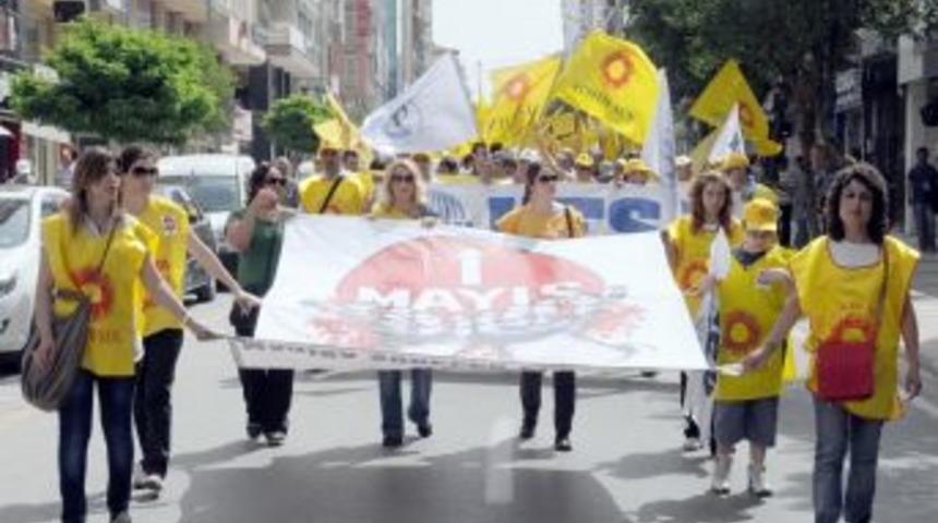 Manisa&rsquo;da 1 Mayıs, Manolya Meydanı'nda kutlandı