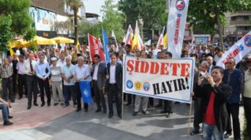 Eğitimciler Ele Ele Vererek Şiddeti Protesto Etti