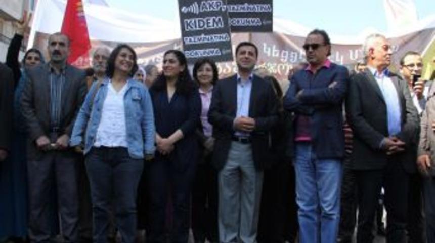 Bdp'li Demirtaş Taksim'deki 1 Mayıs Kutlamalarına Katıldı