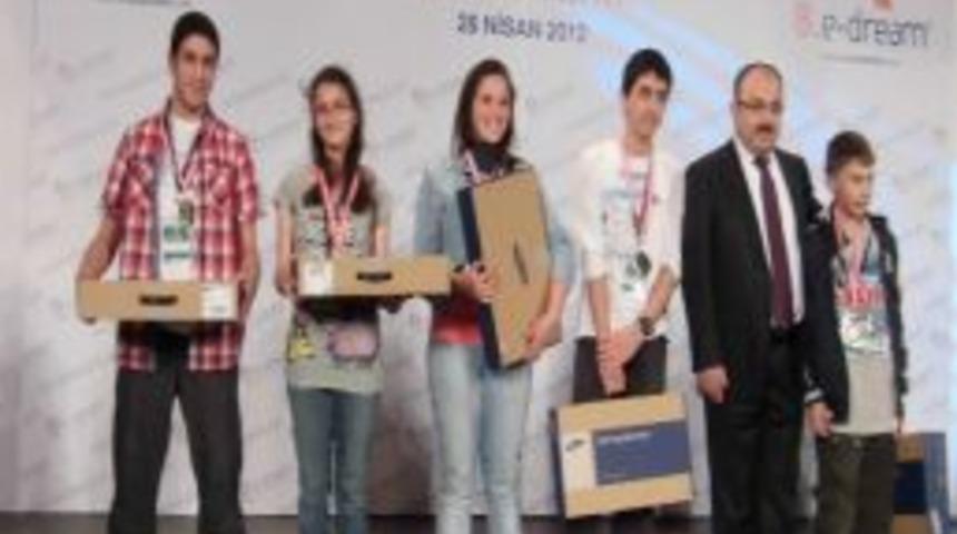 B&uuml;y&uuml;kkoyuncu bilim olimpiyatlarında altınları topladı