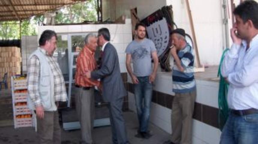 At&ccedil;a Sebze Ve Meyve Halinde &Ccedil;ilek Sezonu A&ccedil;ıldı