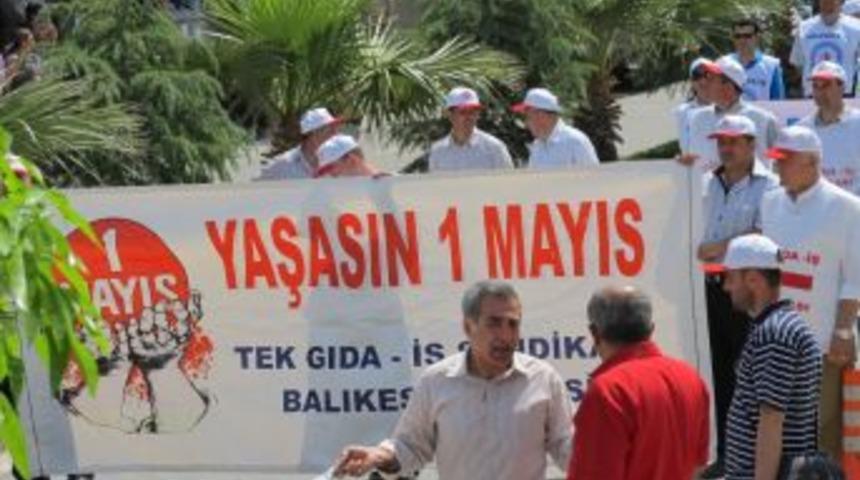 1 Mayıs Edremit&rsquo;te halaylarla t&uuml;rk&uuml;lerle kutlandı