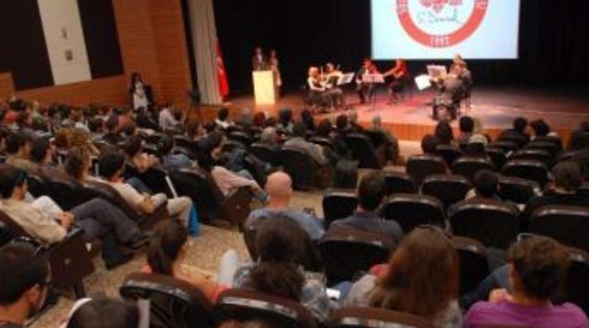 Arda Kanpolat Tiyatro Festivali Sd&uuml;'de Başladı