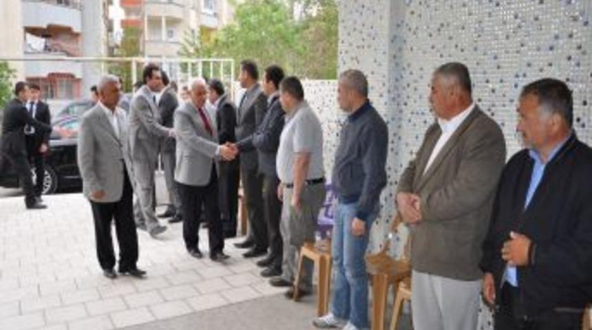 Vali &Ccedil;olak, G&uuml;l Ailesini Ziyaret Etti