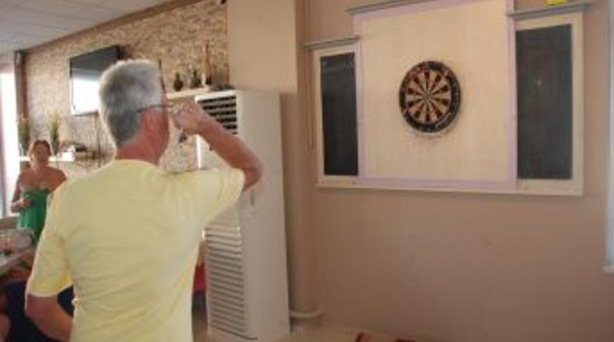 İngilizler Dart Turnuvasında Stres Attı