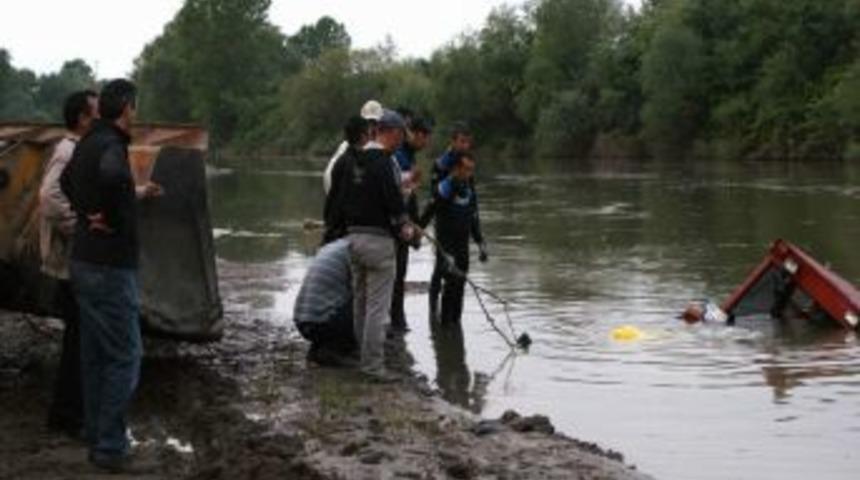 Koca&ccedil;ay &Ccedil;ift&ccedil;iye Mezar Oldu