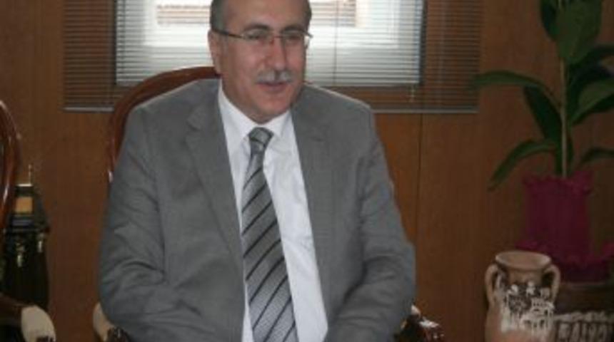 Nevşehir Valisi Savaş, 1 Mayıs İş&ccedil;i Bayramı'nı kutladı