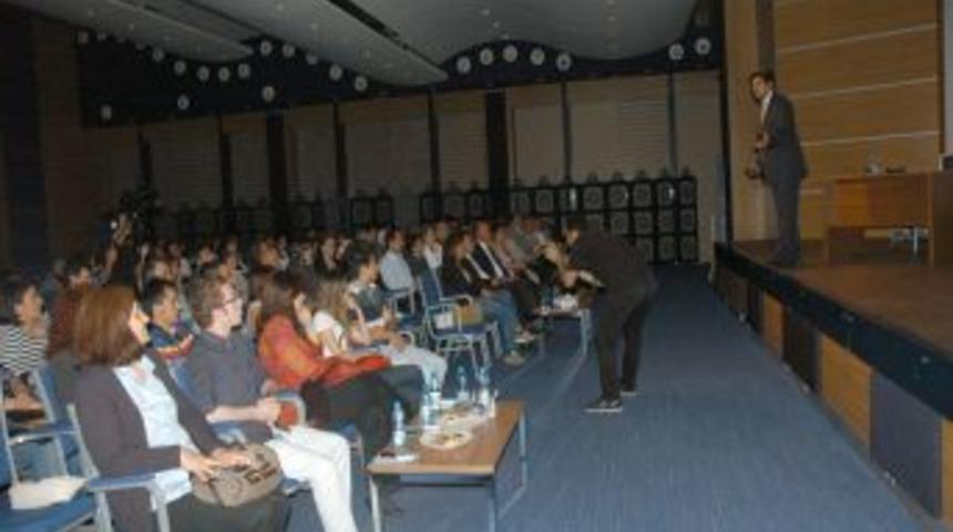 T&uuml;rk Telekom Muğla'da 'İrtibatı Koparmayalım' etkinliği d&uuml;zenledi