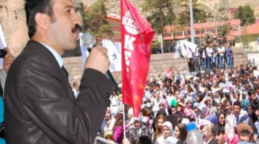 Bitlis&rsquo;te 1 Mayıs şenlik havasında ge&ccedil;ti