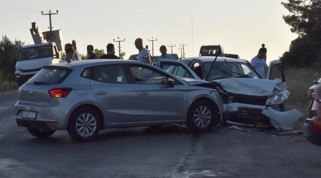 Aydın'da 2 otomobil çarpıştı: 2 yaralı