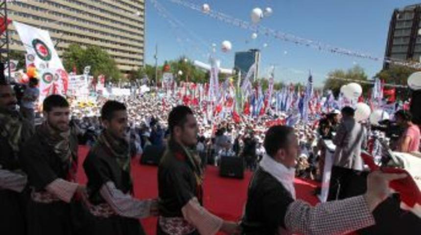 Sıhhiye Meydanı'ndaki 1 Mayıs kutlaması sona erdi