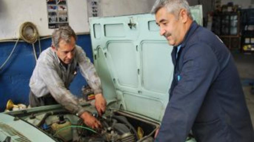 Bu İş&ccedil;iler İş Bulunca Bayram Yapıyor