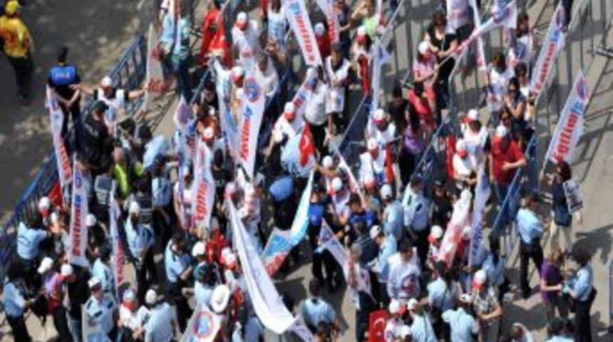 Antalya&rsquo;da 1 Mayıs olaysız kutlandı