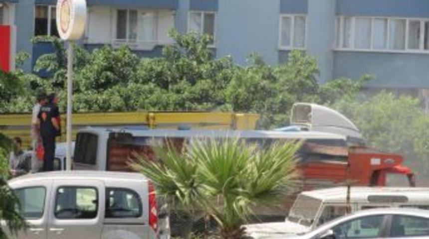 Miting alanına yakın bir yerde y&uuml;kselen dumanlar korkuttu