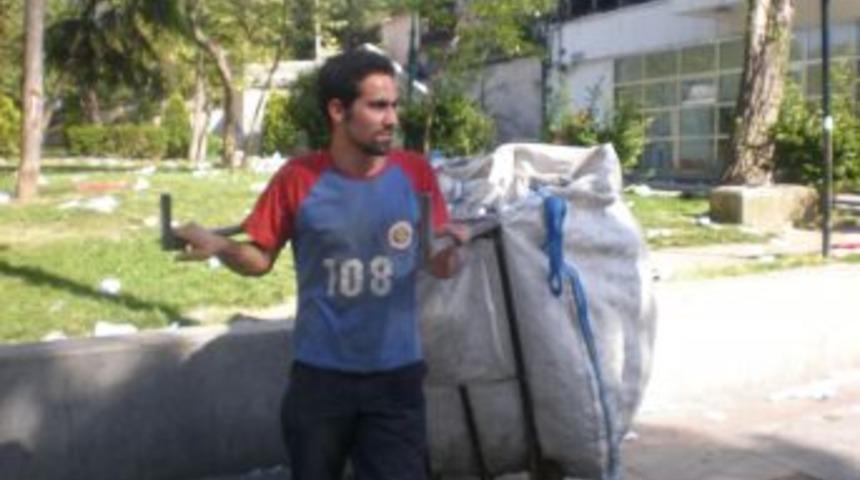 1 Mayıs'tan kağıt toplayıcıları da nasibini aldı