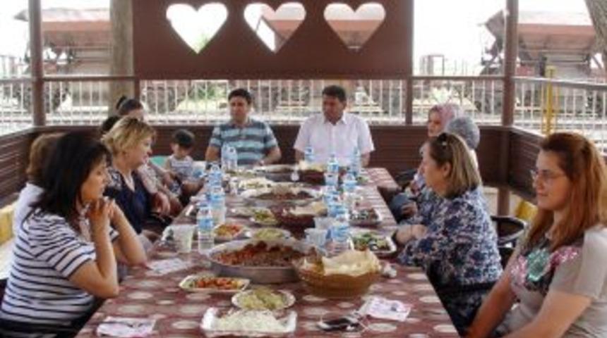 Ankara'nın 7 Vali Yardımcısının Eşleri Sınırı Gezdi