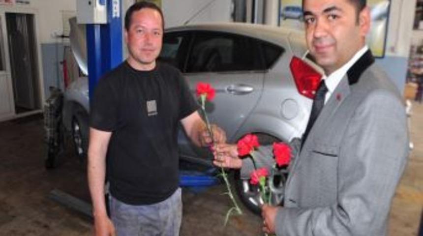 Chp'li Uzun'dan Sanayi Sitesinde &Ccedil;alışan İş&ccedil;ilere Ziyaret