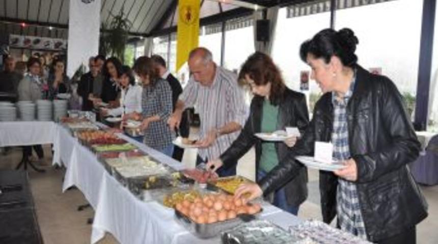 Bes, 1 Mayıs'da &Uuml;yelerine Kahvaltı D&uuml;zenledi